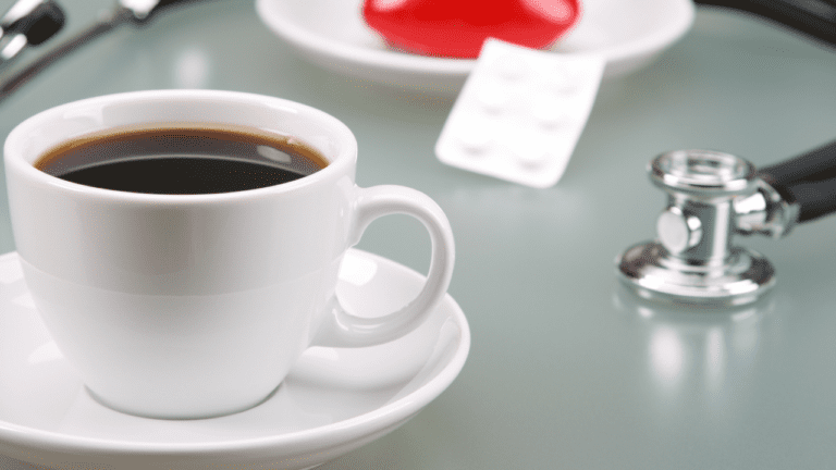 Consumo exagerado de café: veja os riscos do excesso de café para a saúde